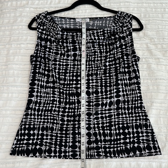 Calvin Klein Black and White Sleeveless top size petite M - Picture 4 of 4